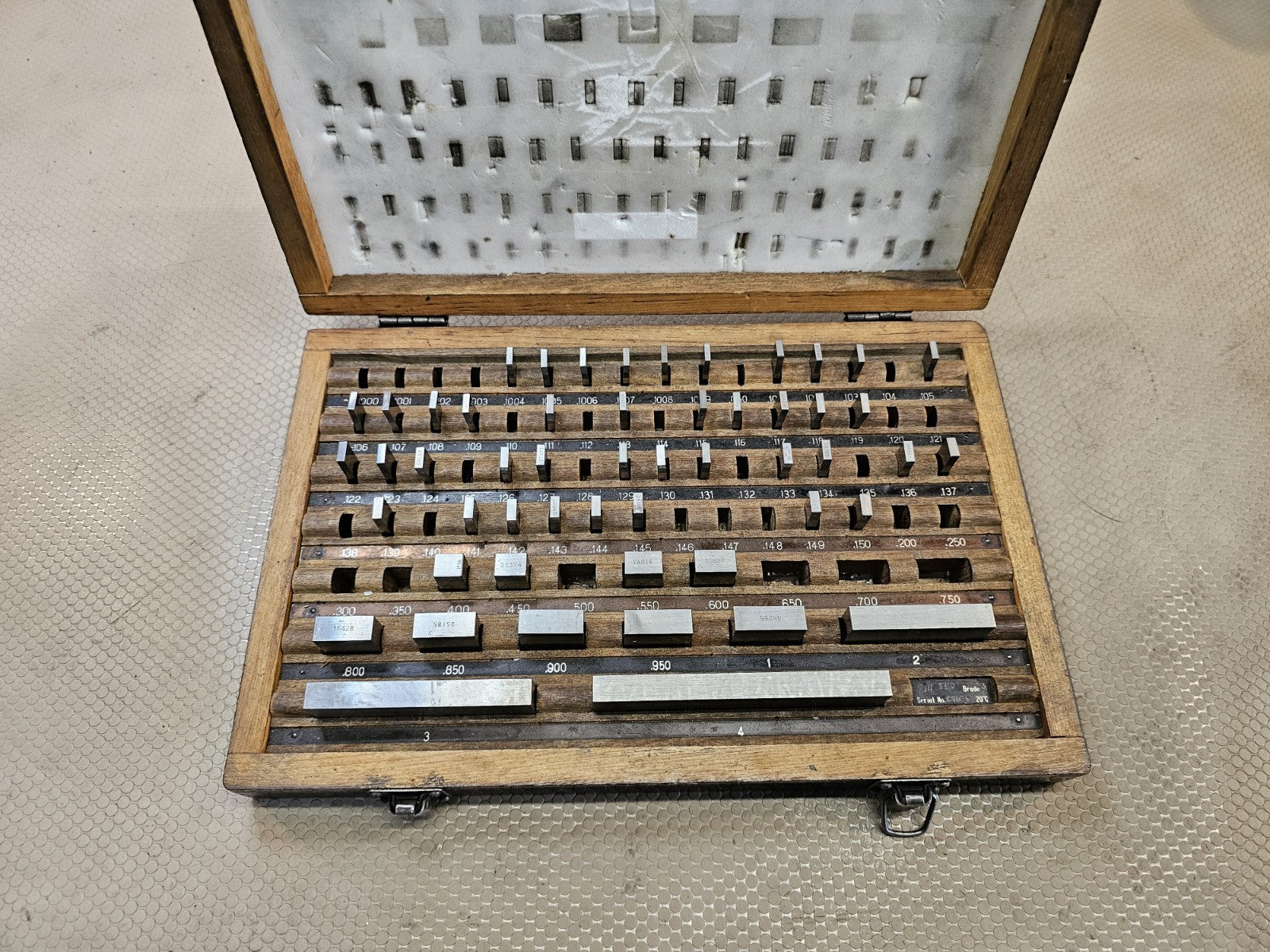 JIT Gage Block Set 81 (79) Pieces, .050 To 4" JAPAN Grade 3 w/wood case