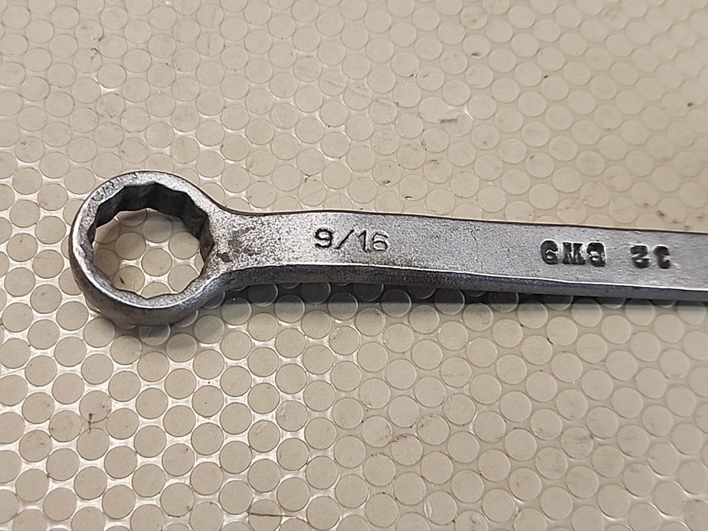 Cornwell Tools USA BW9, 9/16" x 5/8" SAE Offset Short Box Wrench 12 Point Matte