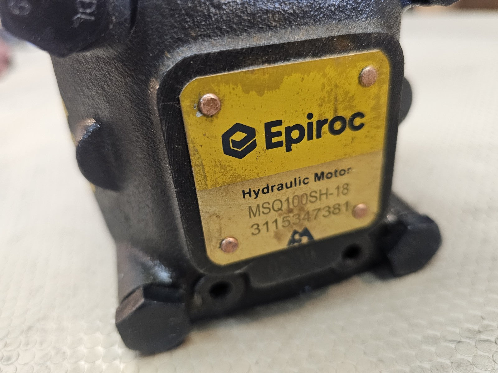 Epiroc hydraulic motor MSQ100SH-18 gear pump NEW