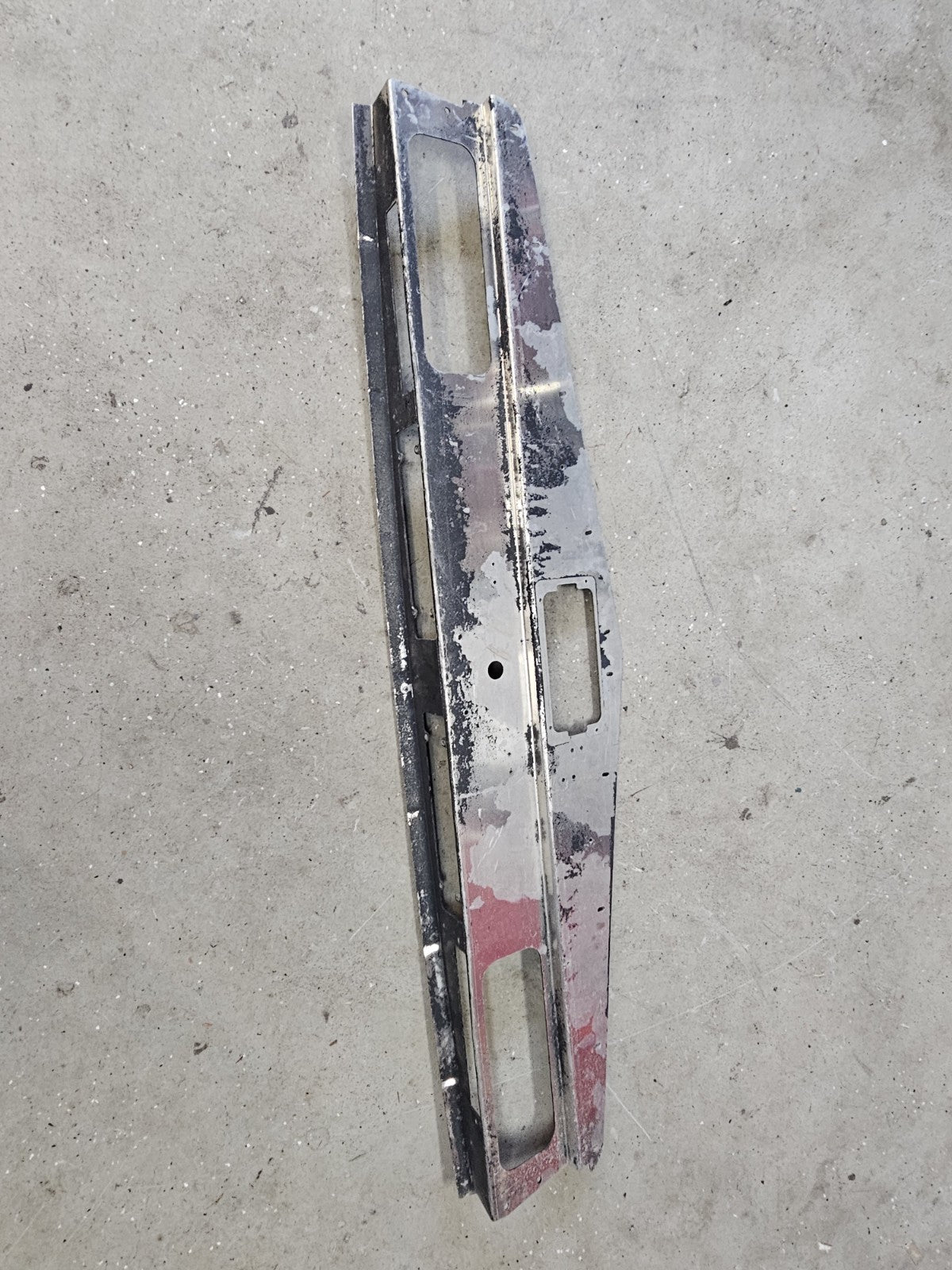 Kenworth W900 Upper Interior Cab Bracket PN: K105-229 Oem Paccar 