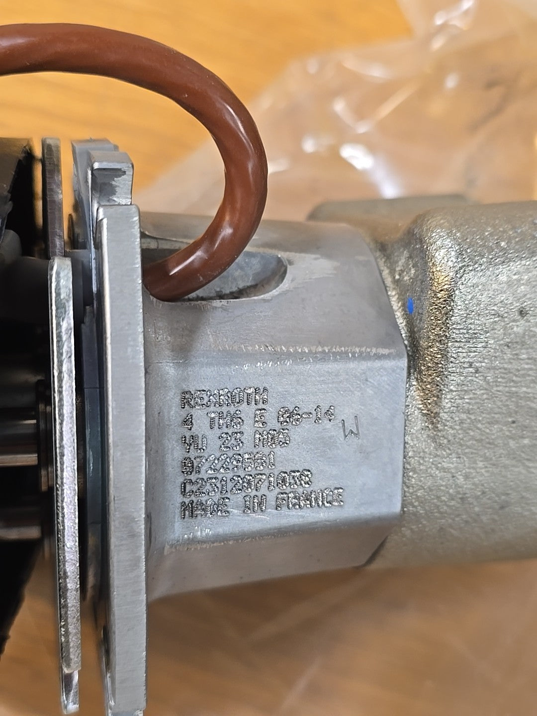 Bosch Rexroth Hydraulics Joystick R907229581 4 TH6 E 06-14/YU 23 M05 $1900 MSRP