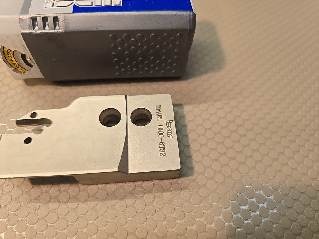 (New) Iscar HeliFace Face Grooving Holder  HFAEL 100C-6T32 Left