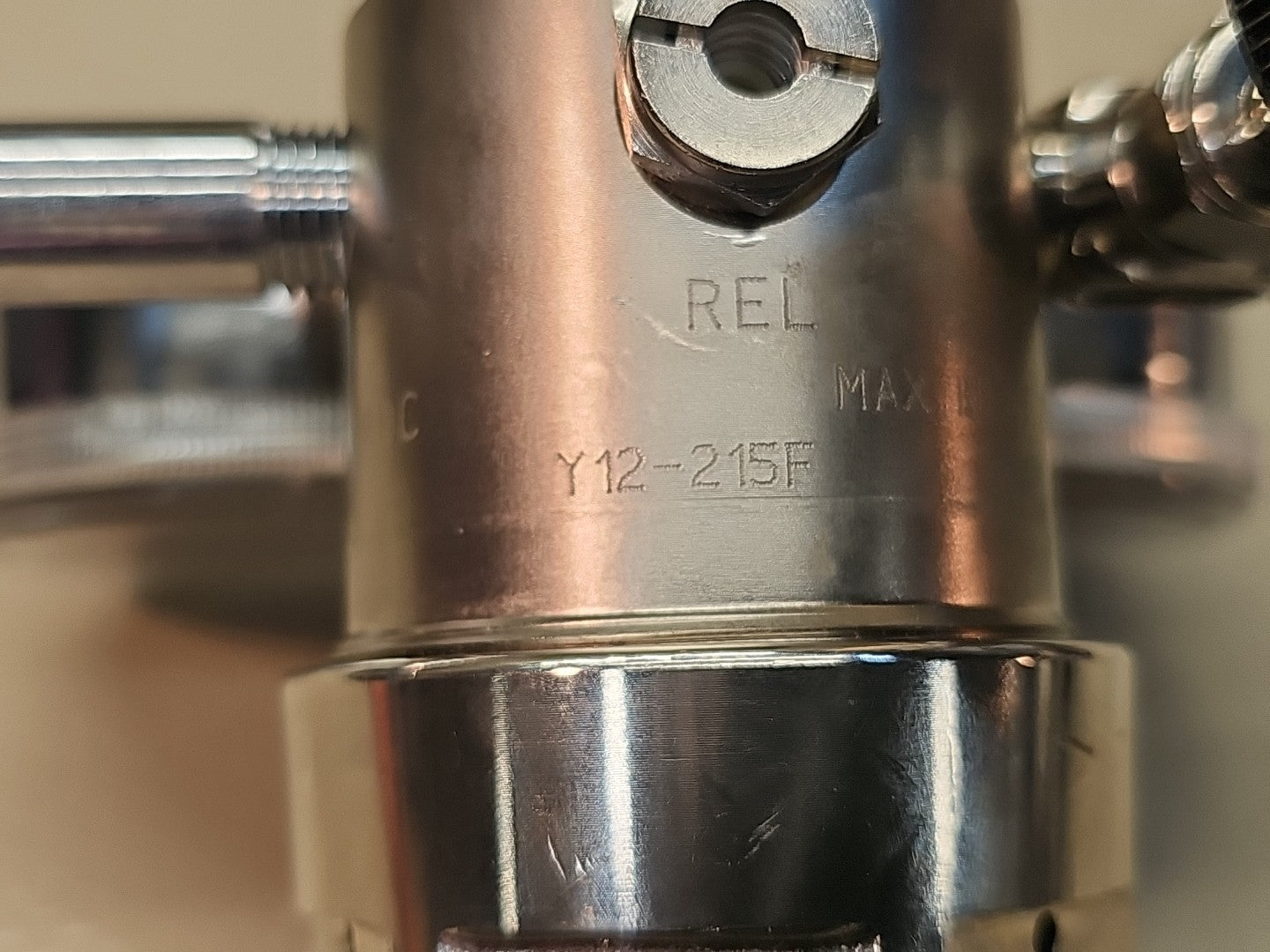 Airgas Y12-215F Brass Gas Regulator High Purity Two Stage