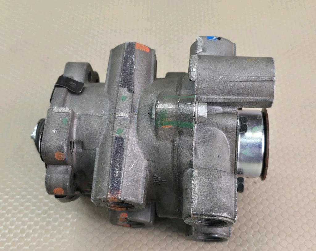K068779 K068779BXW  BENDIX E-8P BRAKE VALVE OEM - NEW