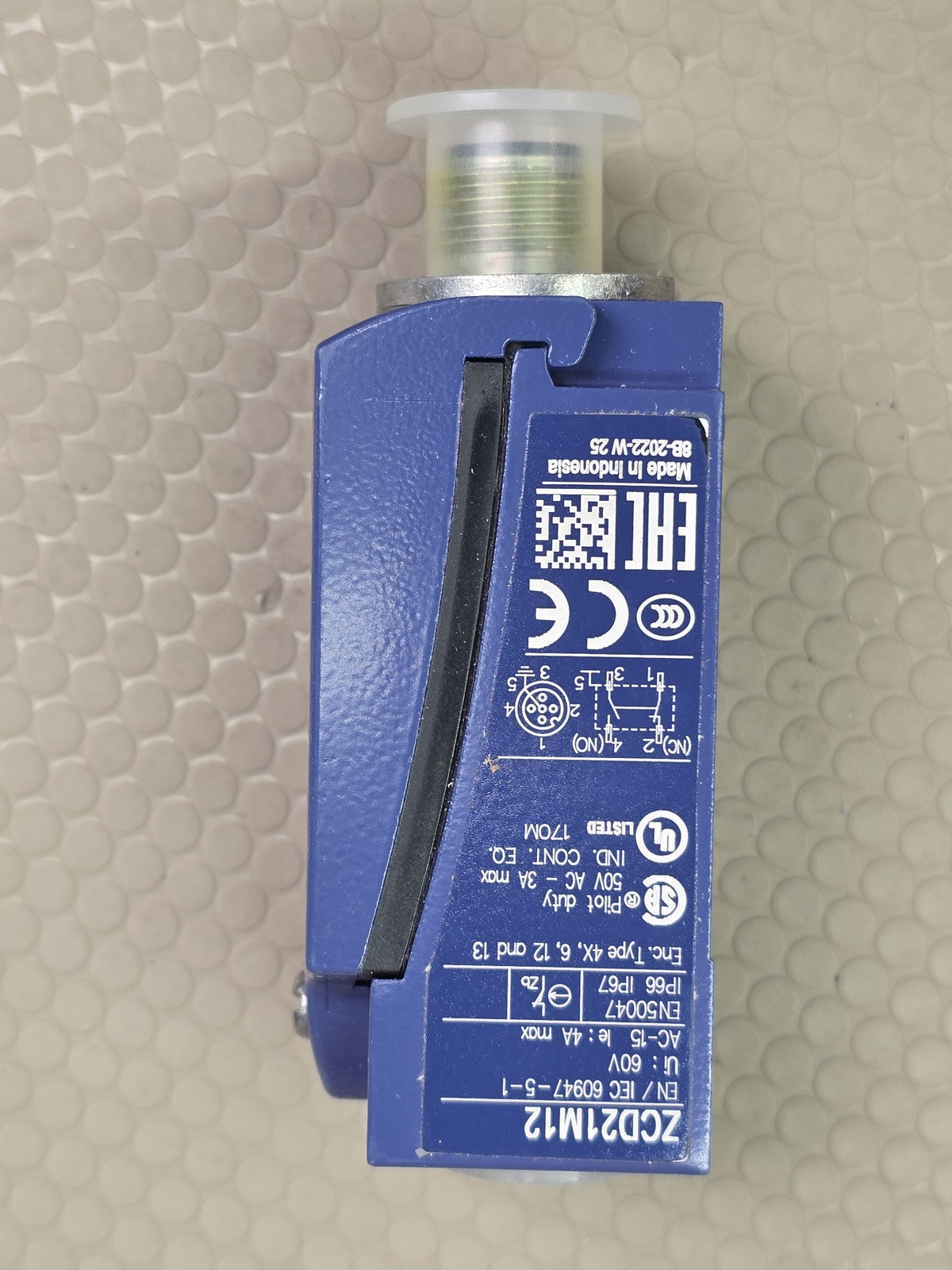 Telemecanique ZCD21M12 Osiswitch Limit Switch Body M12 1NC+1NO Snap
