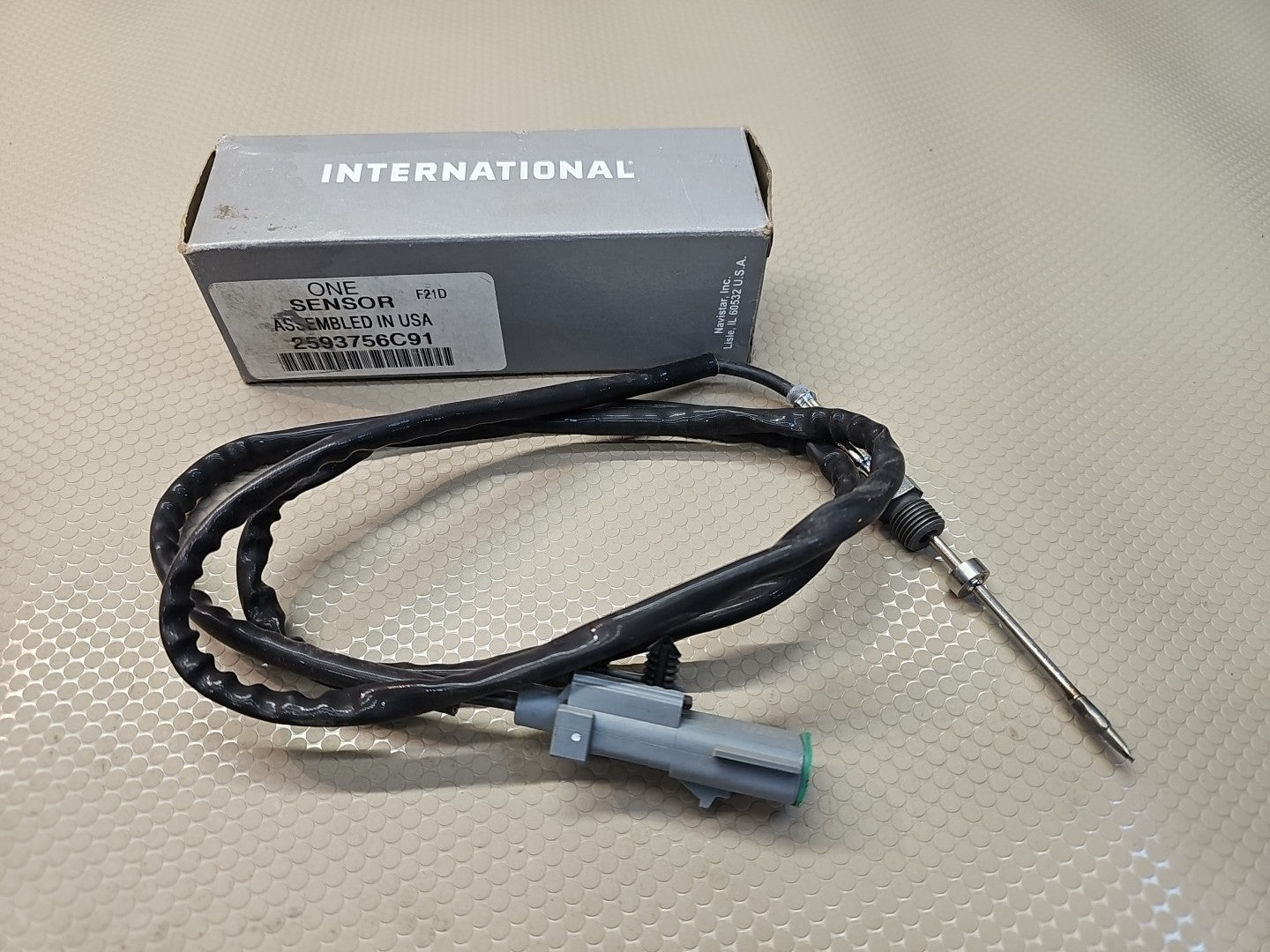 Genuine OEM International 2593756C91 Exhaust Gas Temperature Sensor