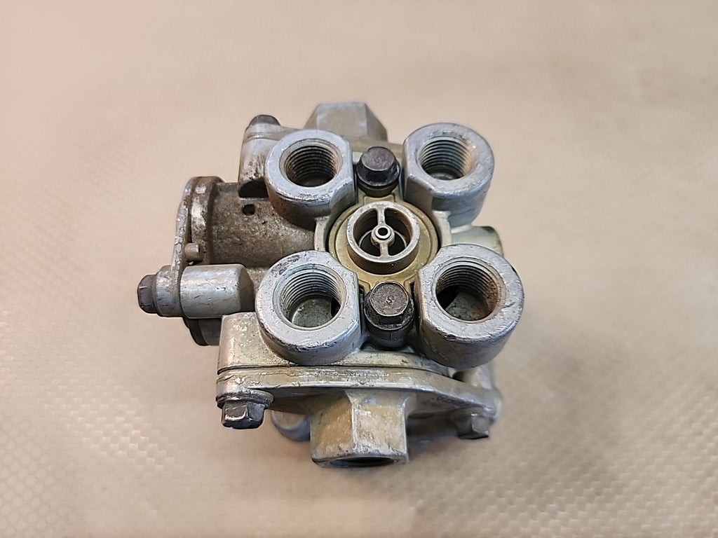 AIR PRESSURE RELAY VALVE P/N N4302A, N4305A, NSN 2530-01-289-1013 Midland