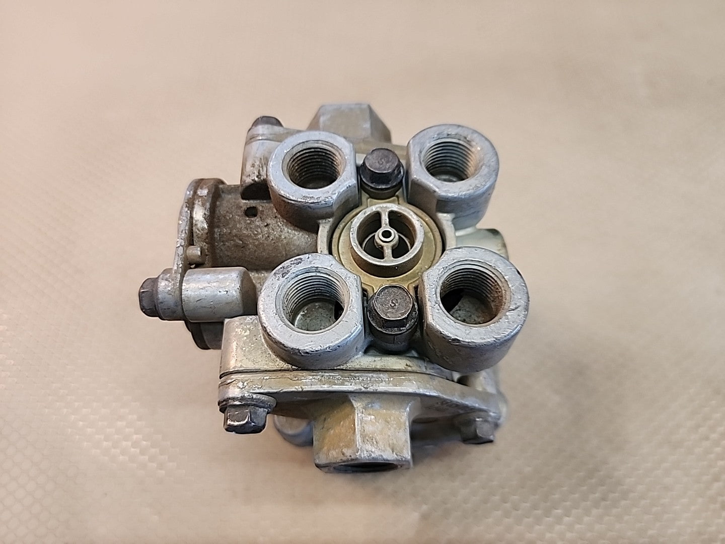 AIR PRESSURE RELAY VALVE P/N N4302A, N4305A, NSN 2530-01-289-1013 Midland