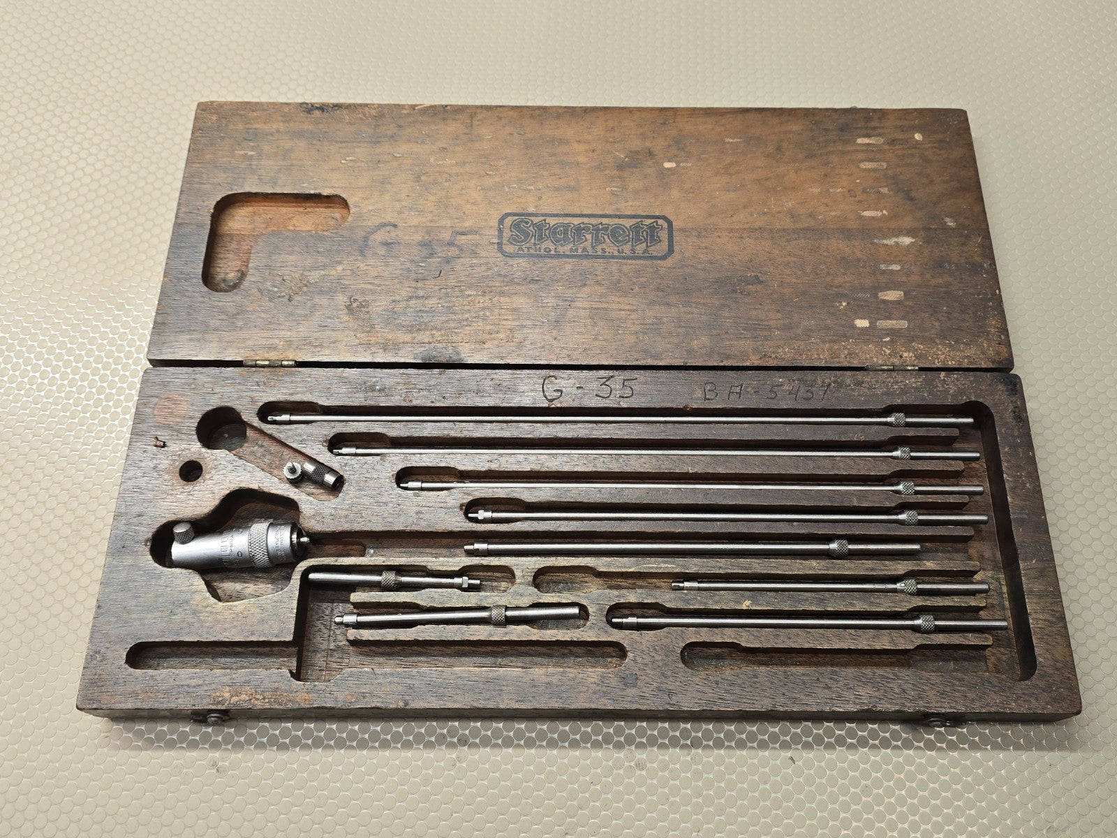 Vintage Starrett No. 124-B Machinist Inside Micrometer Set with Wooden Case USA