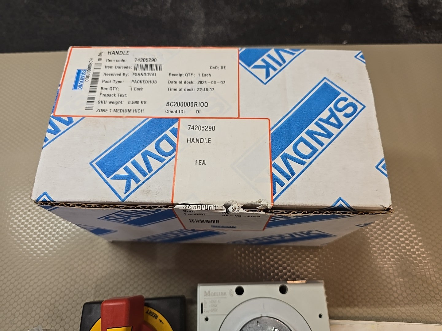 NEW NZM2-XdVR. EATON/Moeller. rotary handle FOR NZMB2 AND NZMN1  NS2 FULL SET