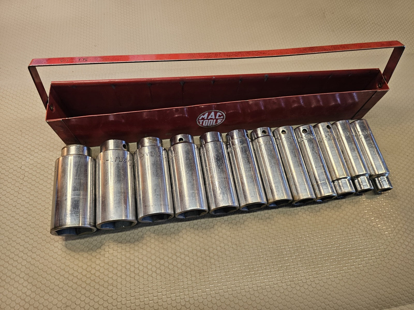 Mac Tools USA 1/2" Drive 12pc 6pt SAE Deep Chrome Socket Set 7/16" TO 1-1/8"