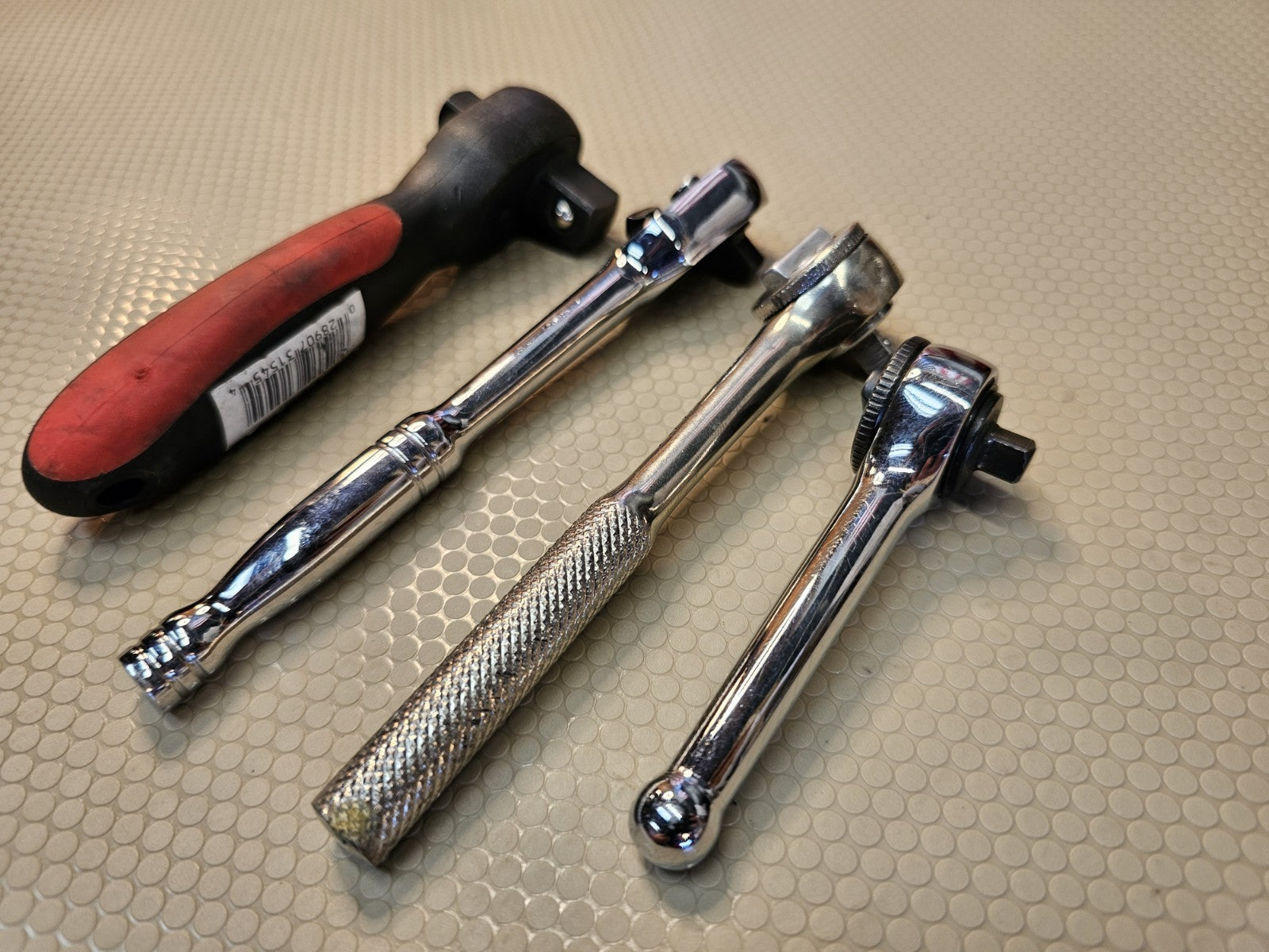 4 Powerbuilt CT-V Ratchet 1/4 & 3/8" Drive GREAT WORKING CONDITION.  107