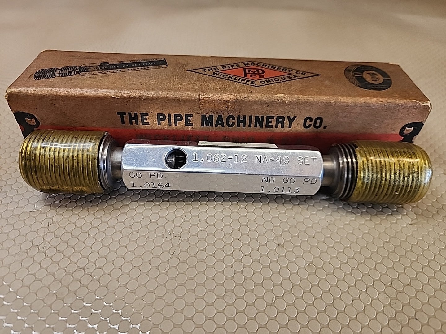 THE PIPE MACHINERY CO THREAD PLUG GAGE 1.062-12 NA-4G SET GO 1.0164 NO GO 1.0113
