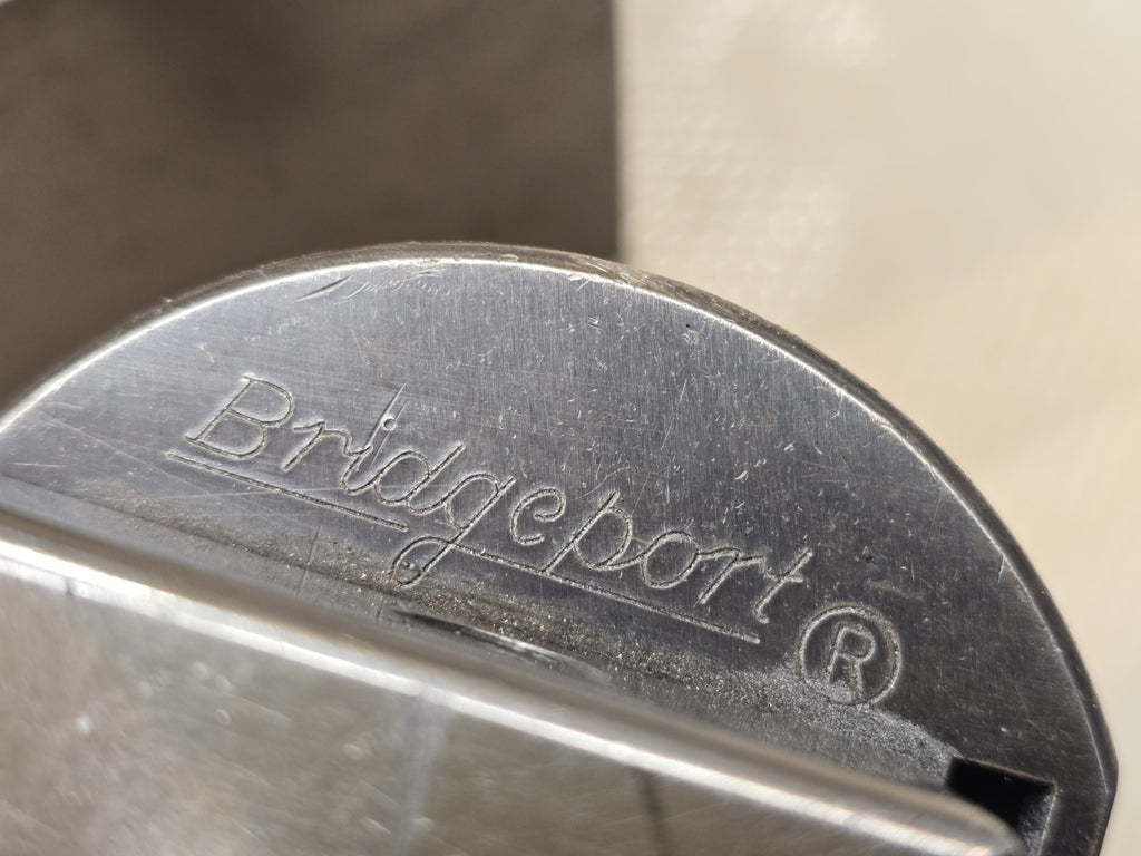 BRIDGEPORT No. 2 Boring Head R8 Shank W/ Storage Case