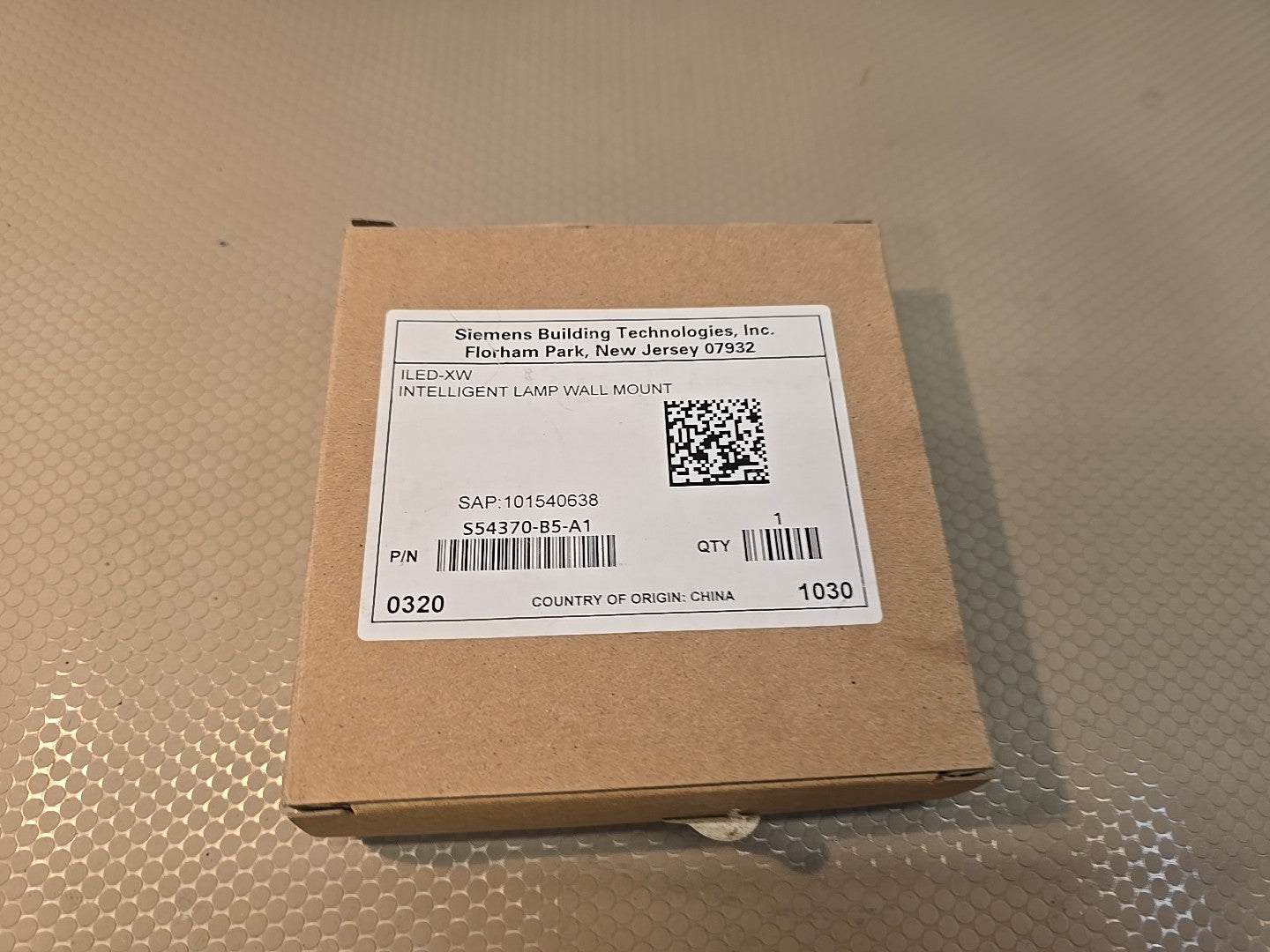 NEW Siemens S54370-B5-A1 ILED-XW Intelligent Lamp Wall Mount