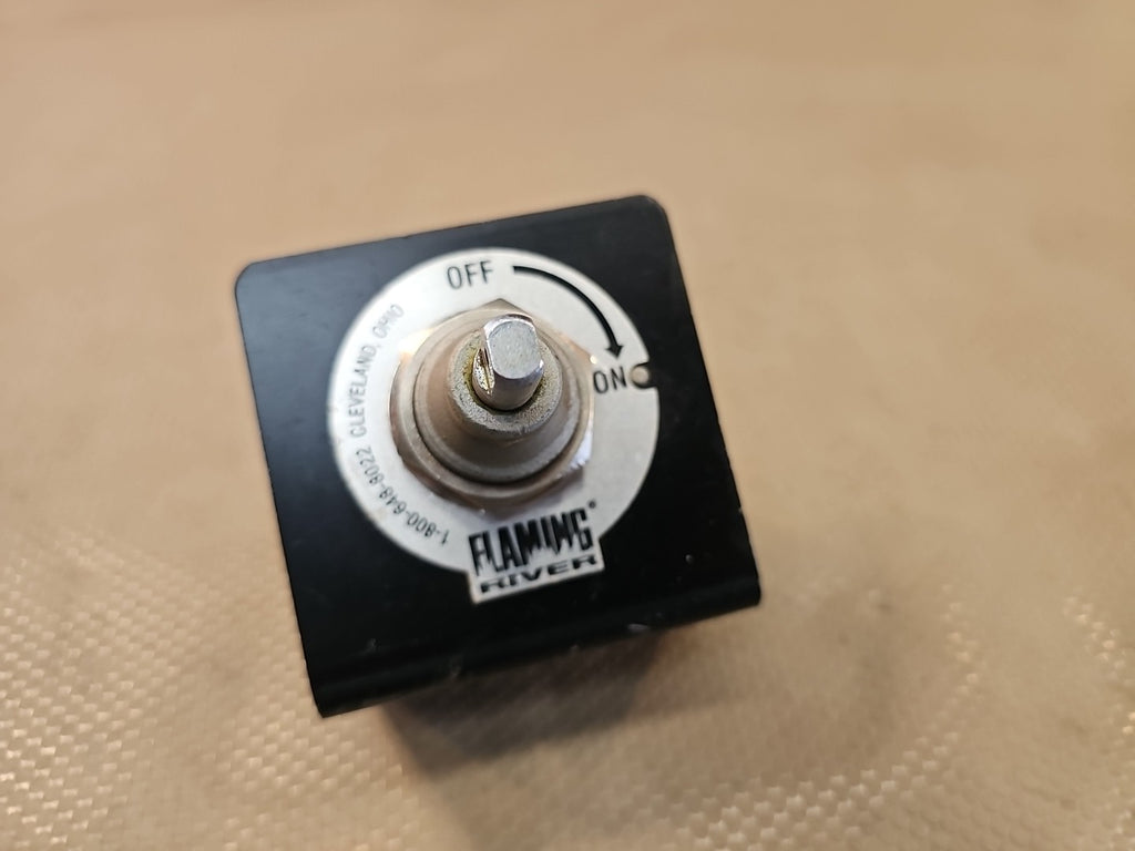 Flaming River 12-24V Battery Disconnect Switch |  FR1044