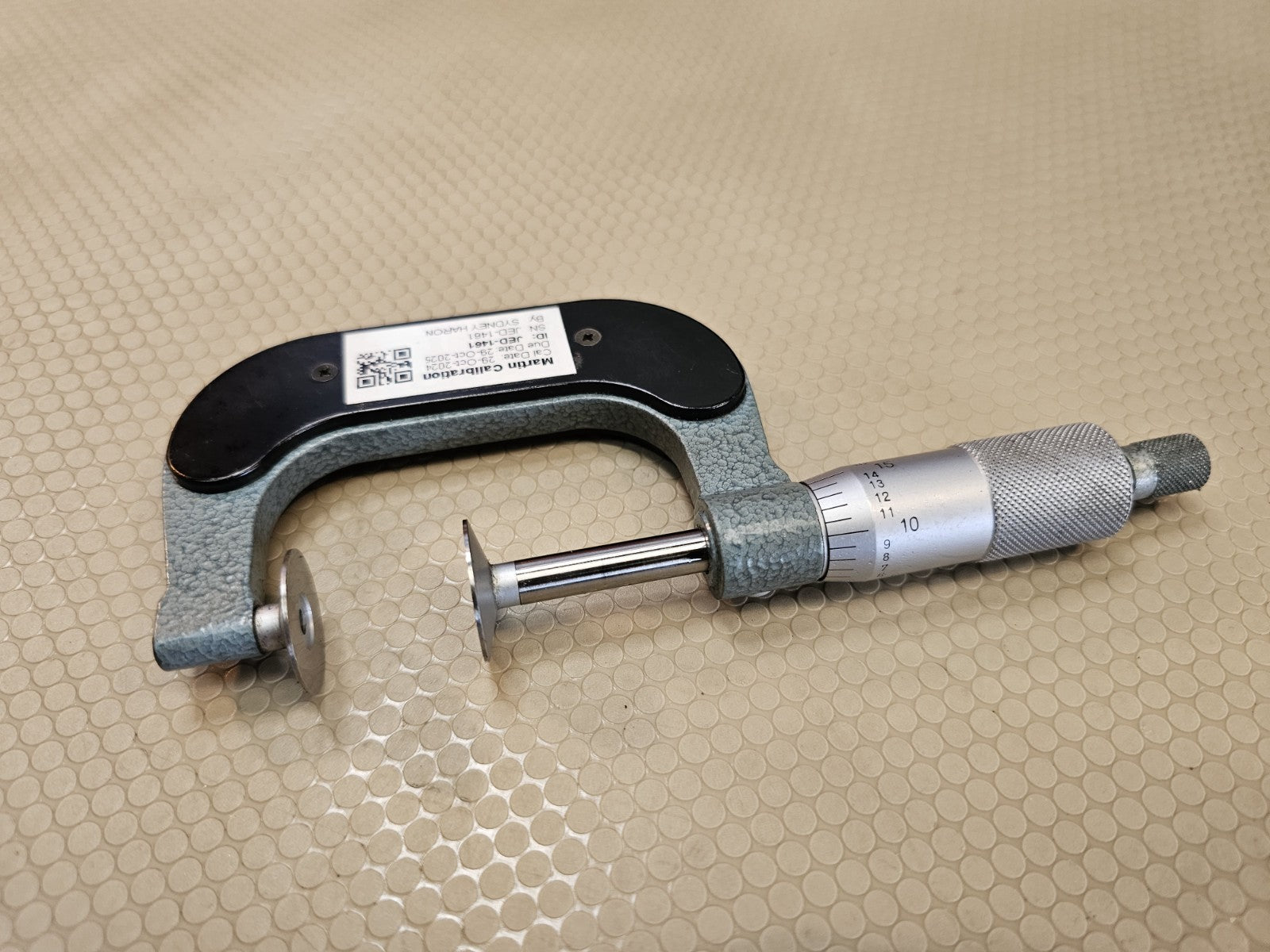 MITUTOYO 1-2 Inch DISC-FLANGE MICROMETER NO 123-126