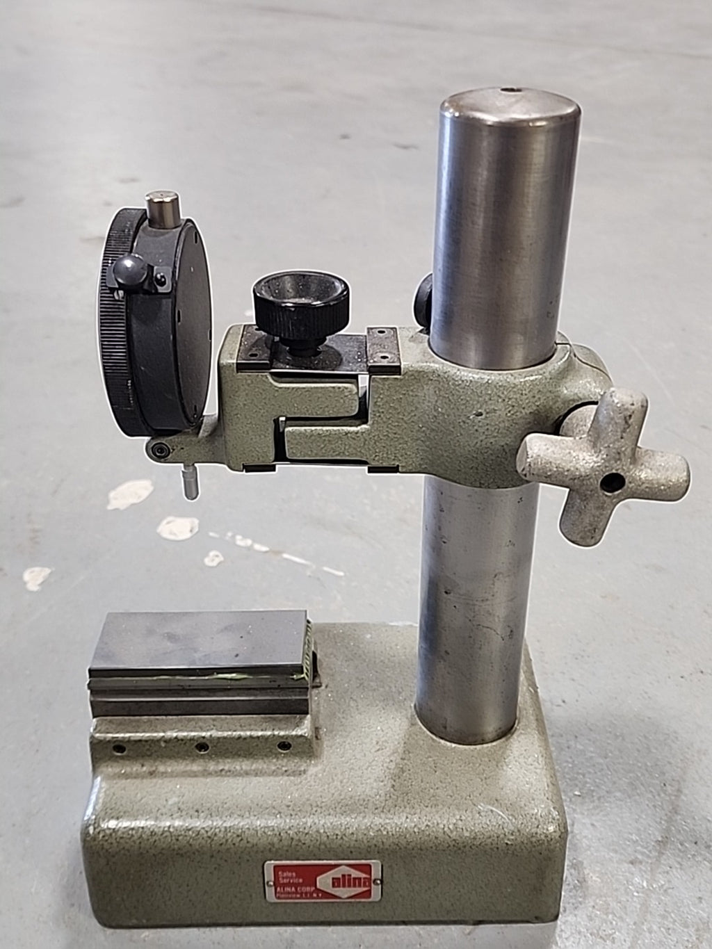 FEDERAL D6K DIAL MICROMETER 0.0005" ON CARY No 10151 STAND