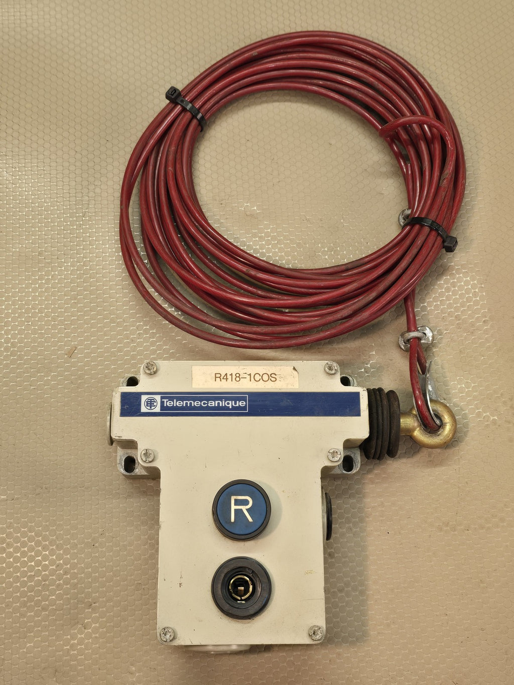 Telemecanique XY2CE1A196H7 Latching Cable Pull E-Stop Switch