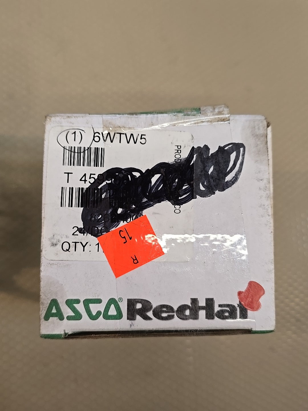ASCO 1/8 Inch Solenoid Valve 8262H00 2AC 24v/60D Red HAT New 