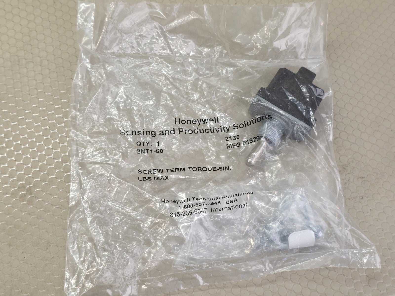 Honeywell 2Nt1-50 Toggle Switch, Dpdt, 6 Connections, Momentary On/Maintained