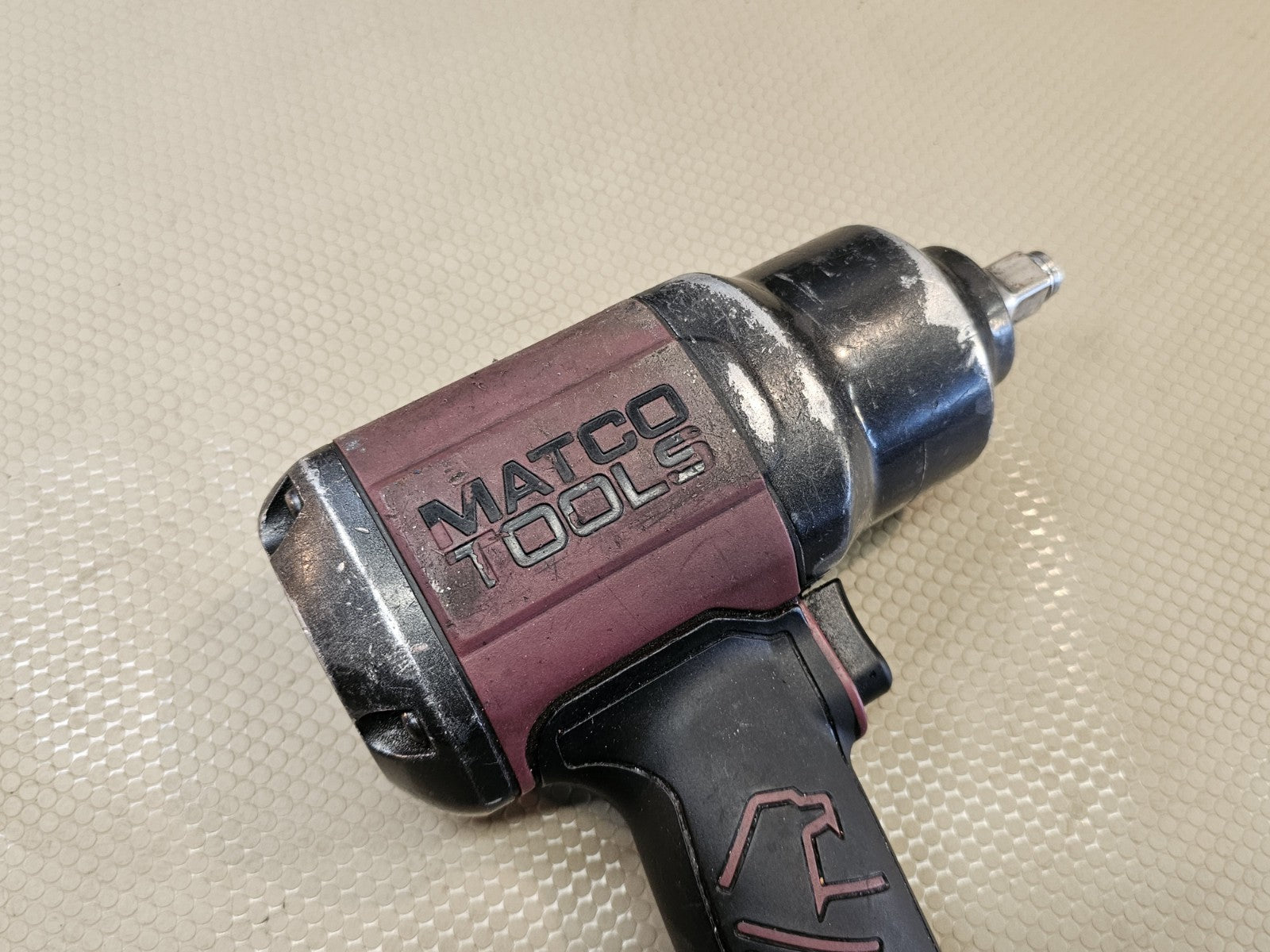 MATCO TOOLS 1/2" DRIVE Pneumatic Air Impact Wrench - USED