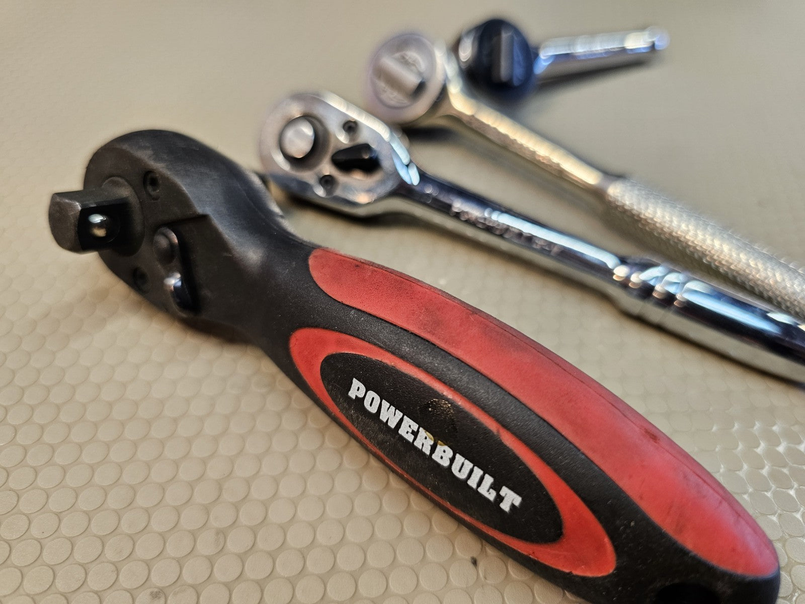 4 Powerbuilt CT-V Ratchet 1/4 & 3/8" Drive GREAT WORKING CONDITION.  107