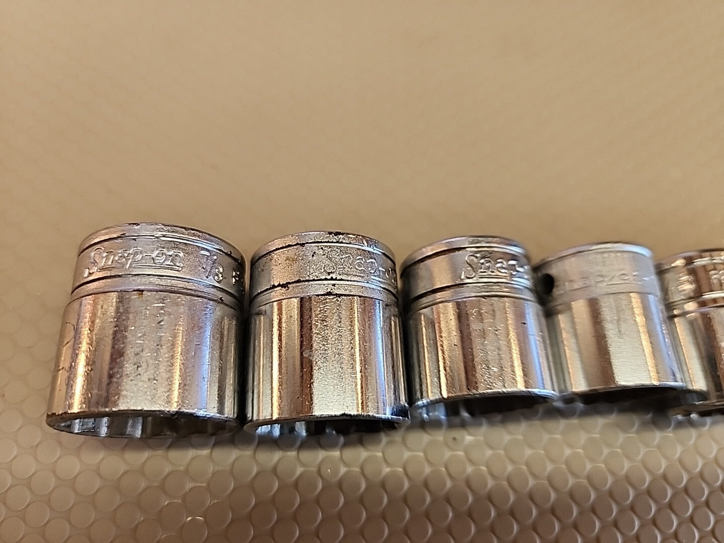 Vintage Snap On 10 pc 3/8" Dr 6,8 and 12-Pt SAE Shallow Socket Set mixed sizes 