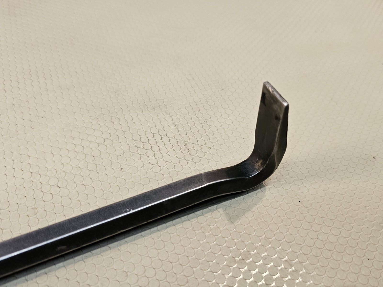 Blue-Point Close Quarter Prybar 7031A, 16 Inches ByCrow Bar Line Up
