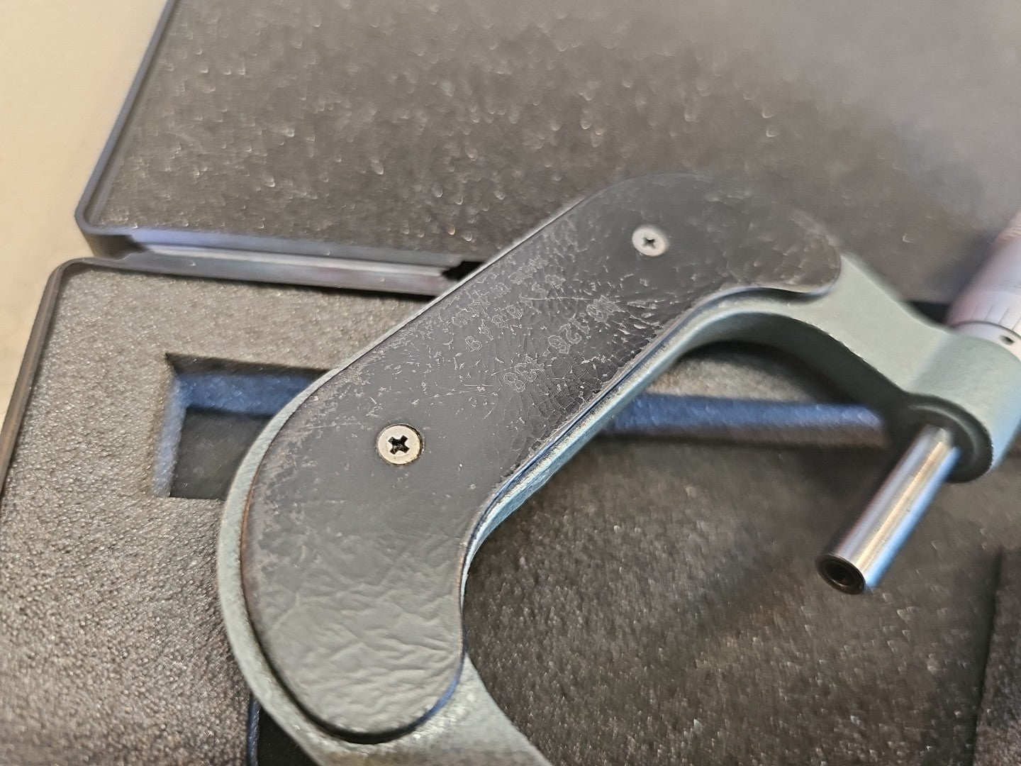 MITUTOYO THREAD MICROMETER 1"-2" MITUTOYO 126-138 W/ANVILS 