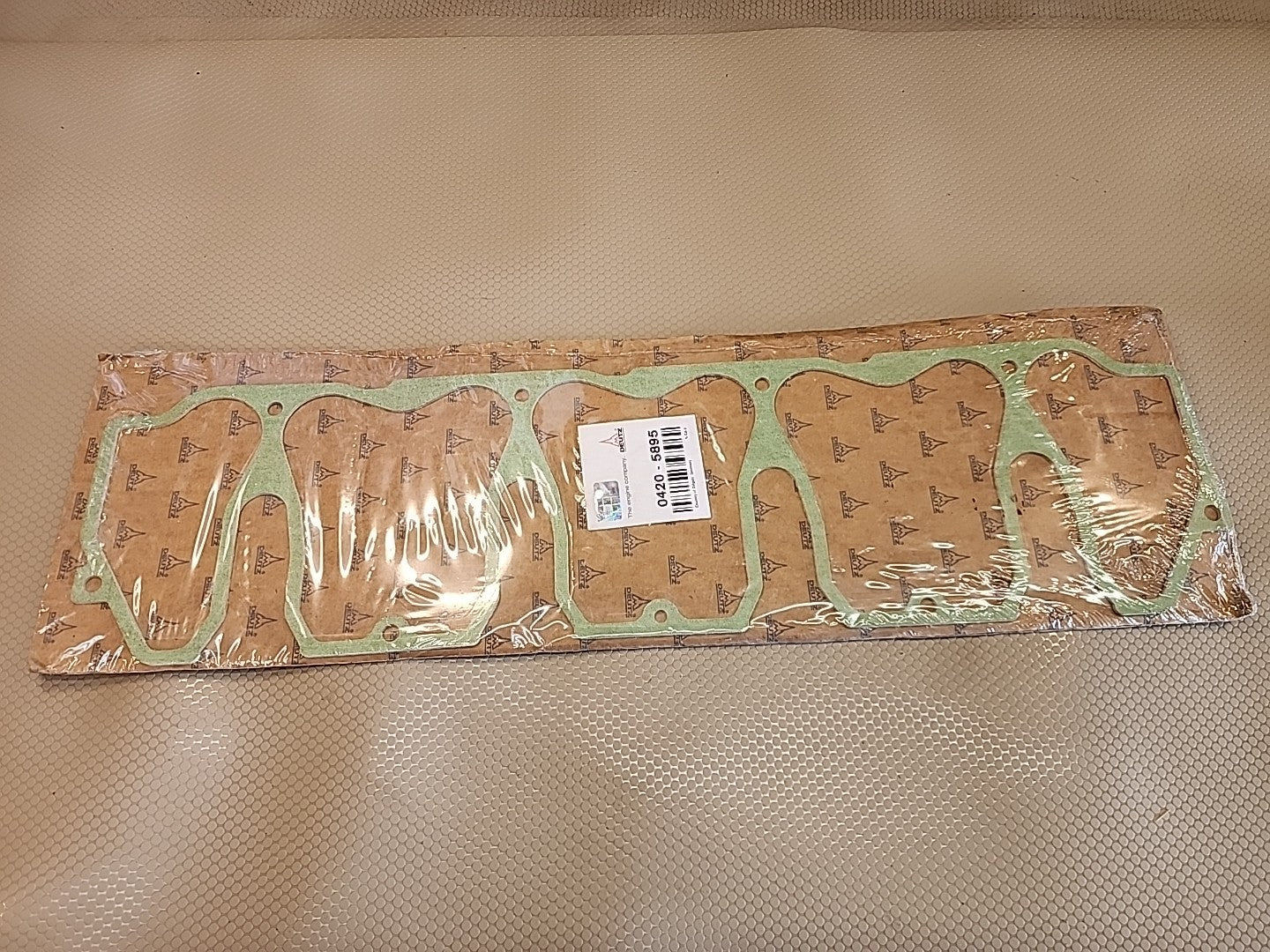 OEM!  Deutz 1013 4 Cylinder New 04205895 Valve Cover Gasket