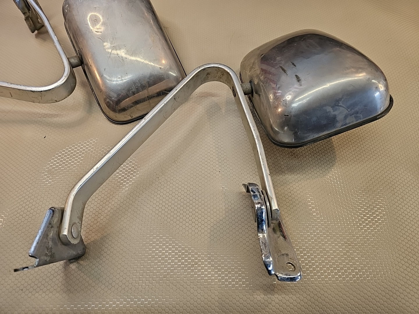 VINTAGE UNIVERSAL TRUCK MIRROR,CHROME,ALUMINUM,LH/RH,DRIVER/PASSENGER SIDE,USED
