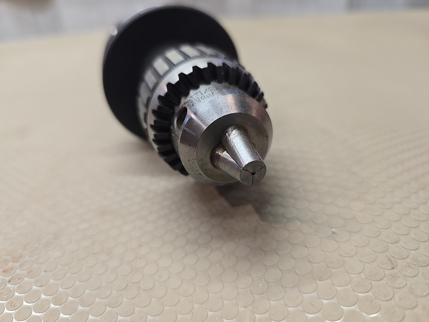 Jacobs Ball Bearing Super Chuck 0"-1/4" 5/8" Jacobs Arbor 8-12/N 2SJT BT40 Hold