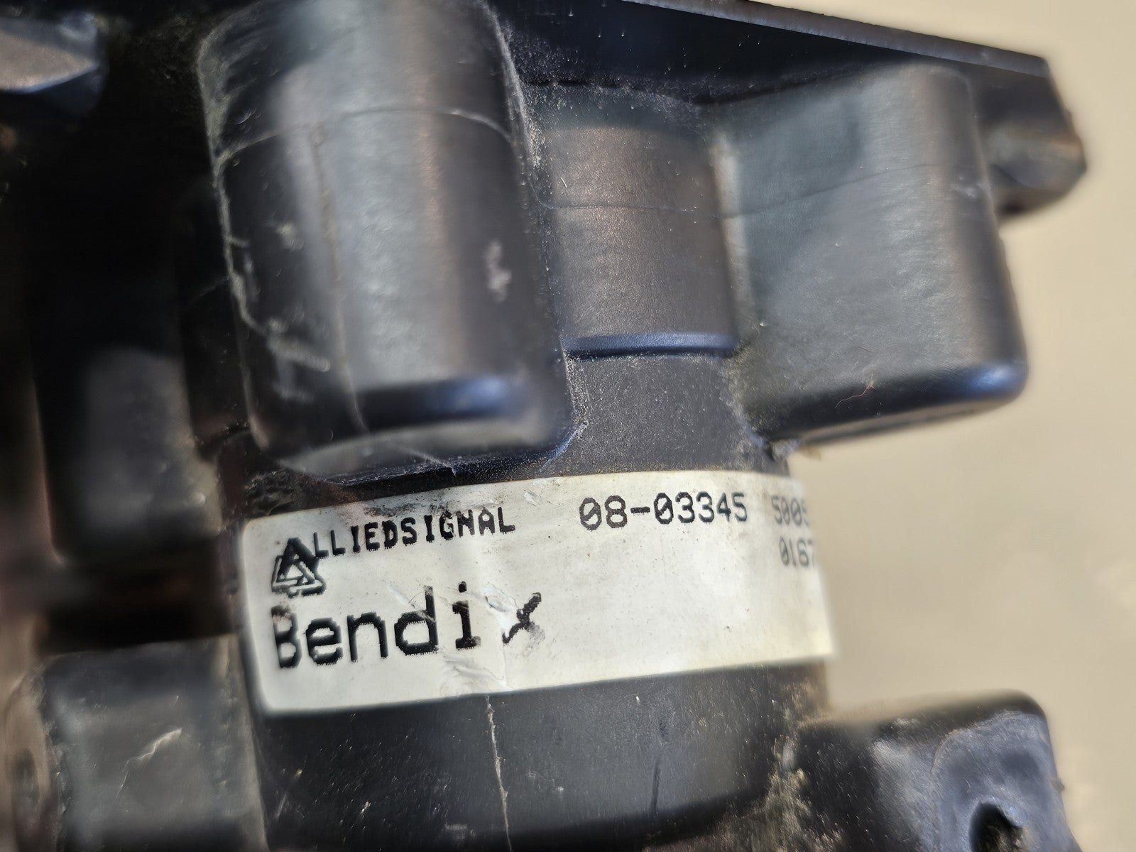 GENUINE BENDIX MV3 DASH VALVE - MV-3 - TRAILER PARKING BRAKE - 800516 065167