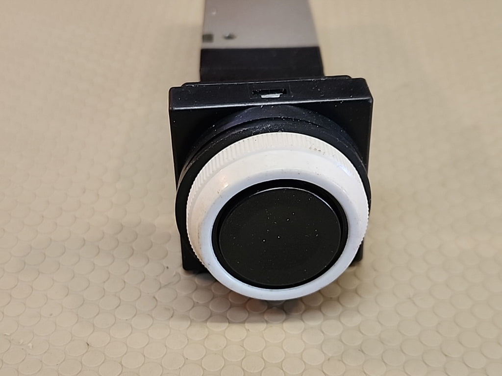 1PCS NEW for SMC VZM450-01-33 solenoid valve  