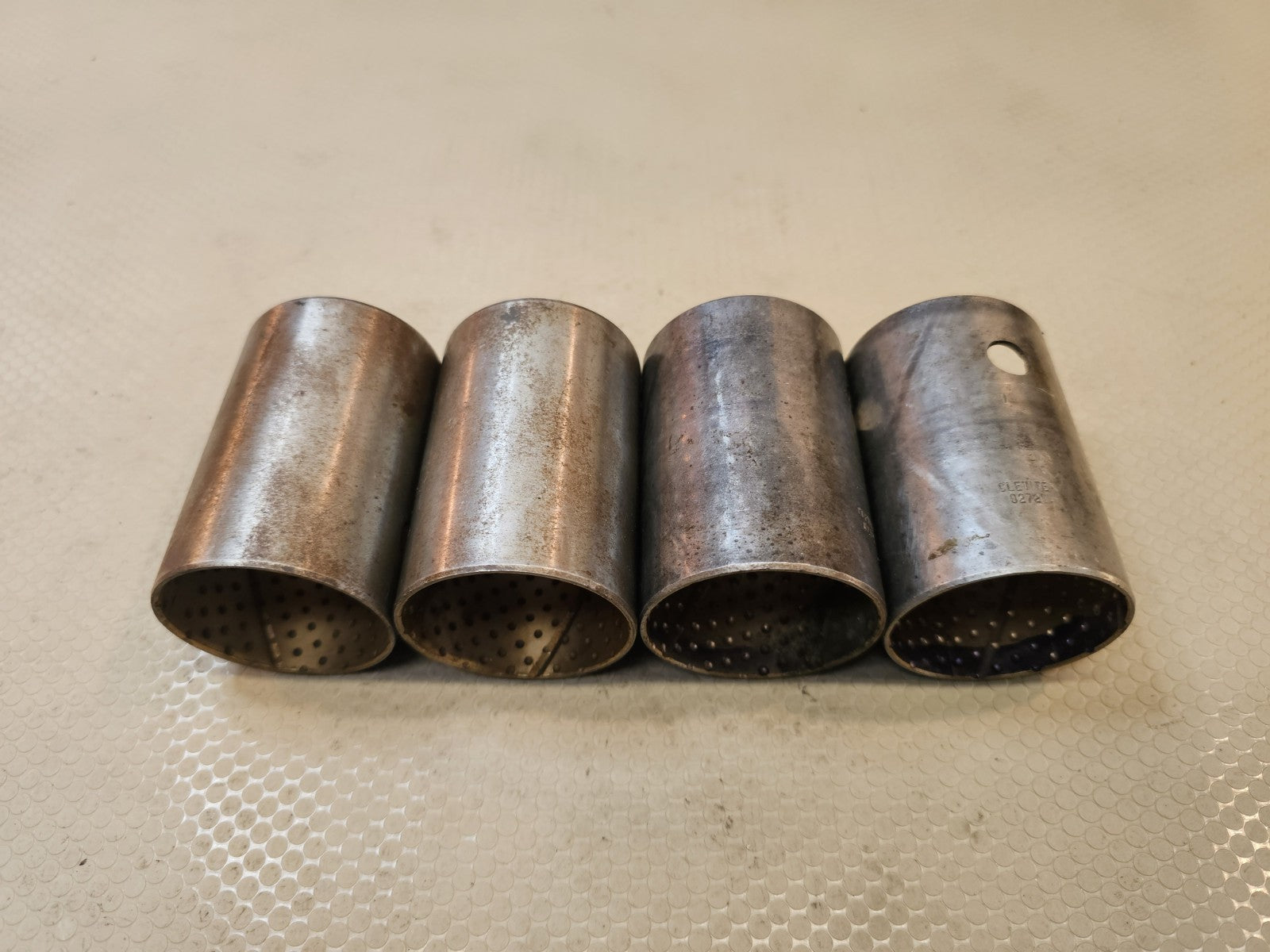 Cummins 2x  Clevite 02721  45F1079  King Pin Bushing + 2x Clevite 02726