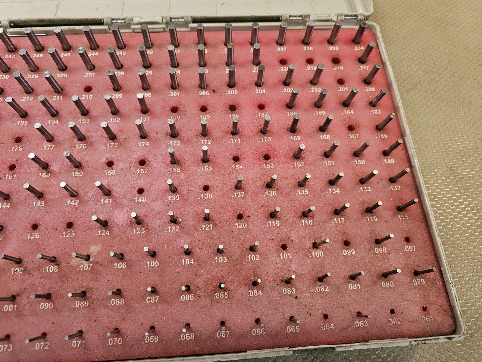 Vermont Gage 101200400 Pin Gage Set .0610" - .2500" 187 Piece Set, Missing 15