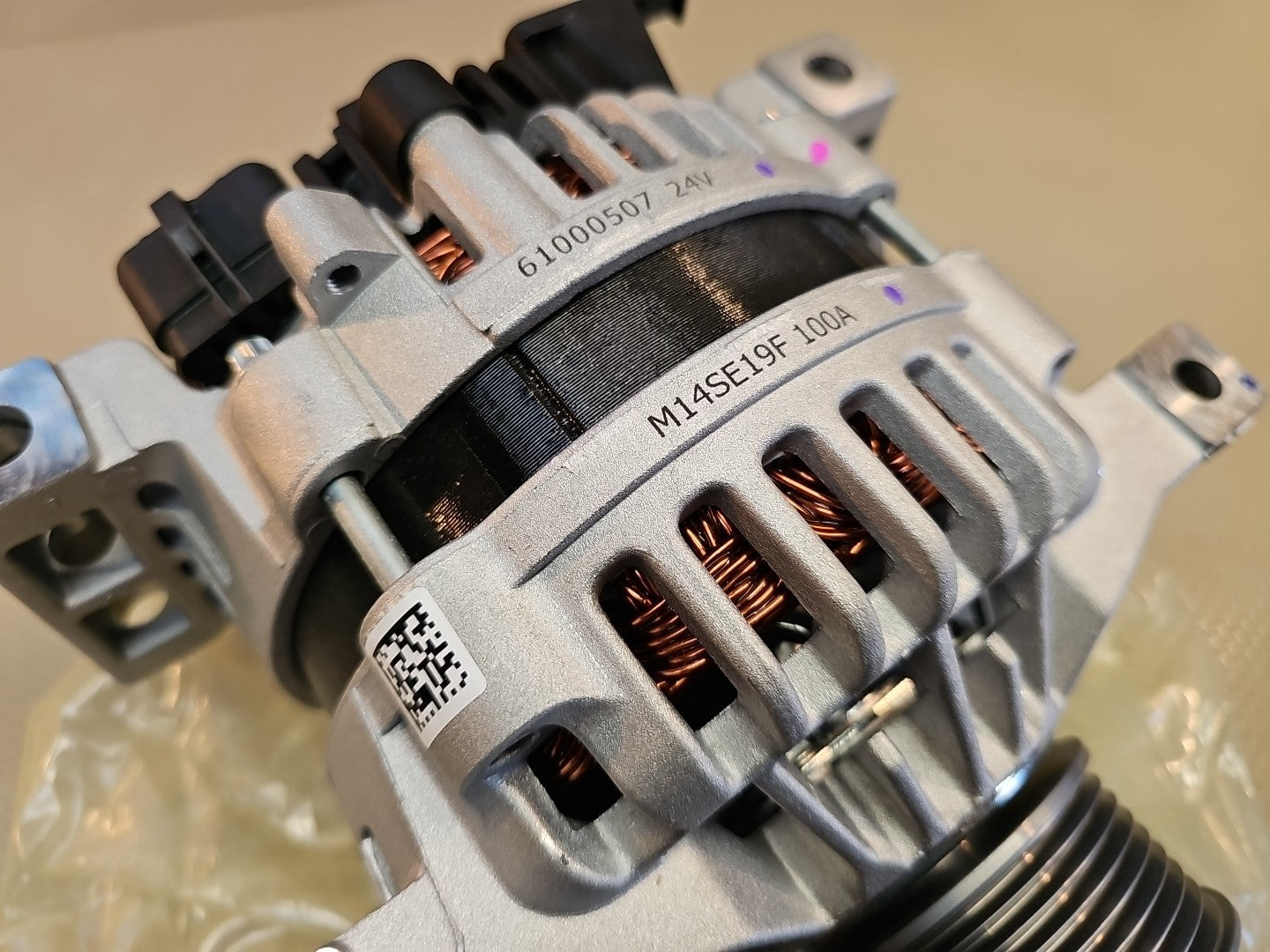 Genuine OEM Mercedes‑Benz alternator  A 015 154 23 02 NEW MTU 