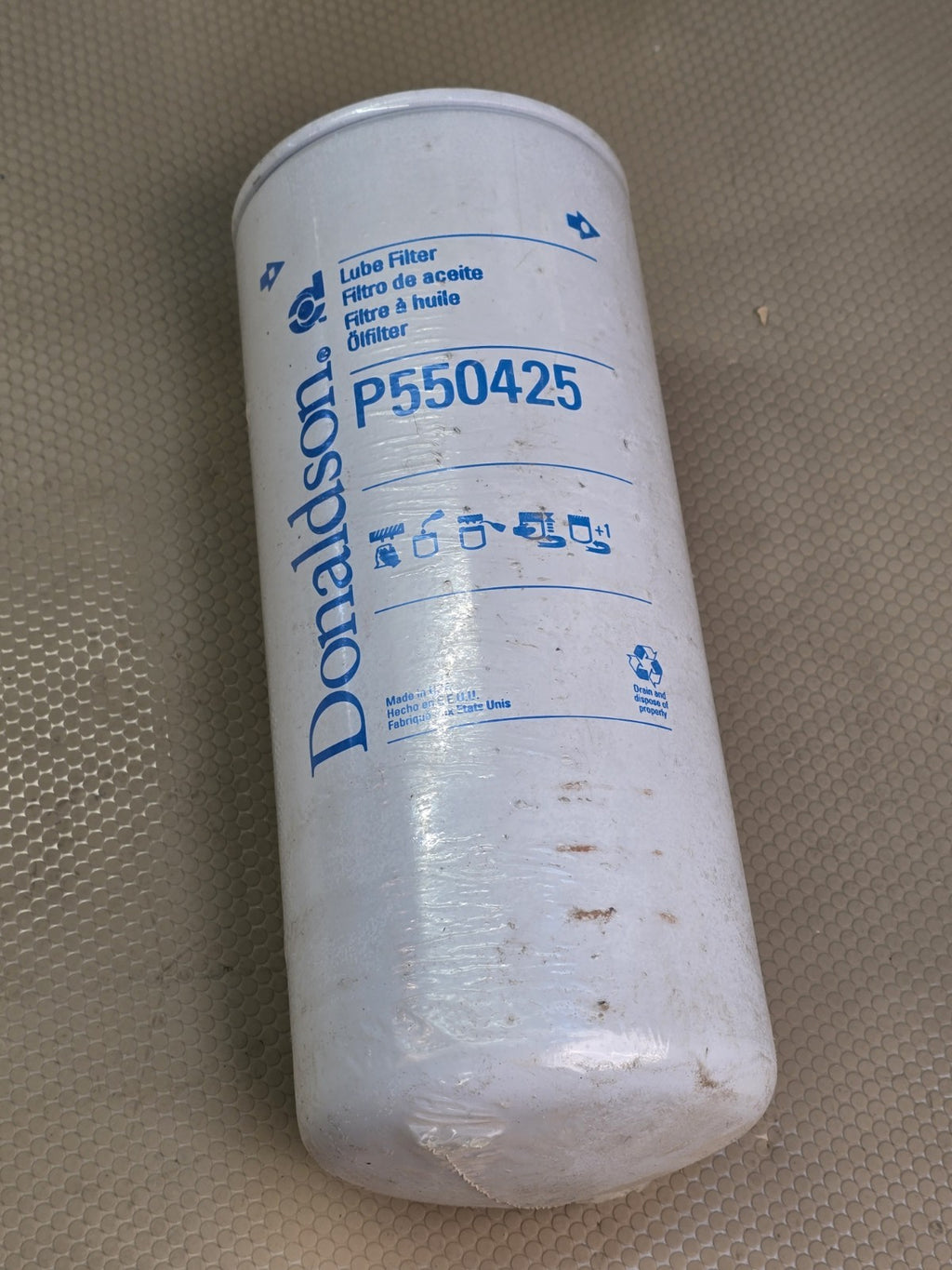 Genuine Donaldson P550425 Lube Spin-On Oil Filter Volvo Mack Hitachi