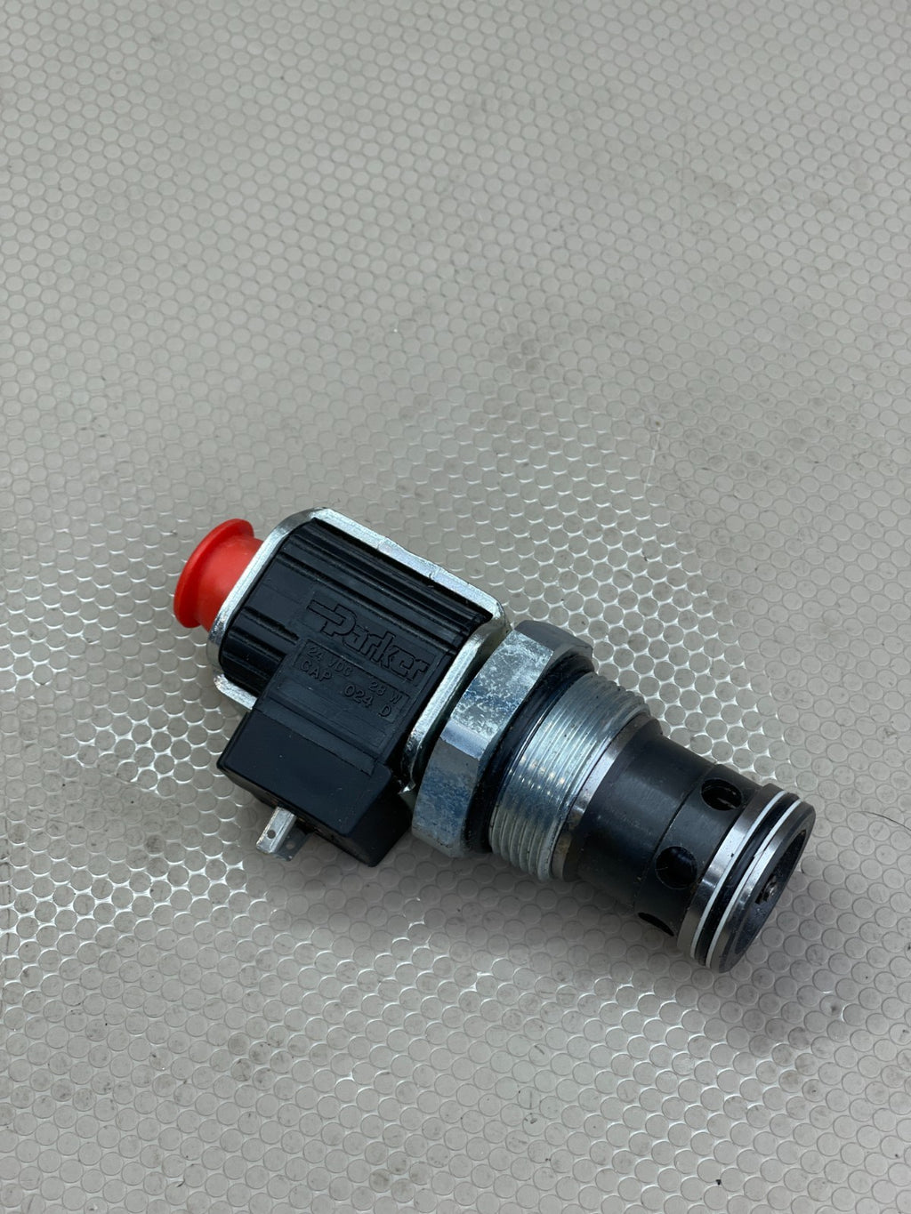 Parker DSL201CR Solenoid Valve w/ 24VDC 28W Coil CAP024D, 3000 PSI