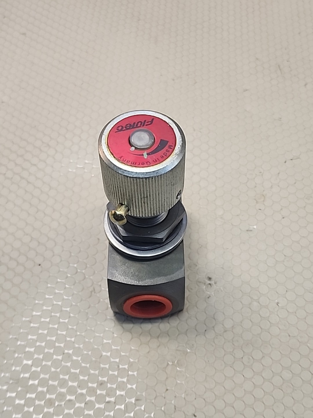FLUTEC DV-10-01 . 1/0 FLOW CONTROL VALVE  31/97