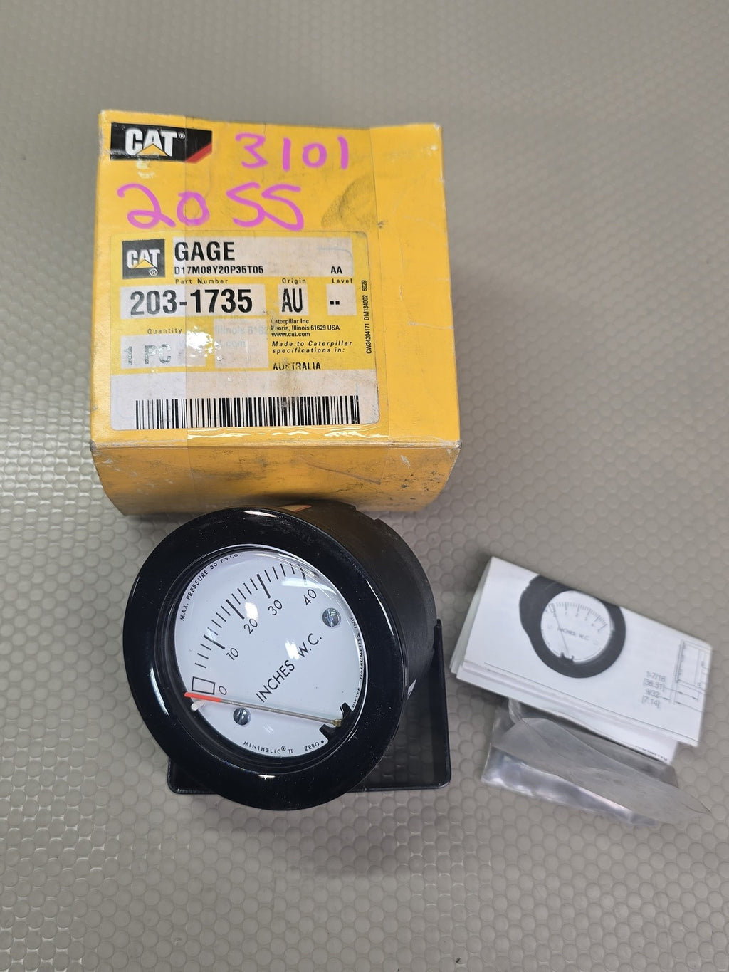 CAT OEM 203-1735 Dwyer Minihelic II Pressure Gage 0-40" W.C. Panel Mount
