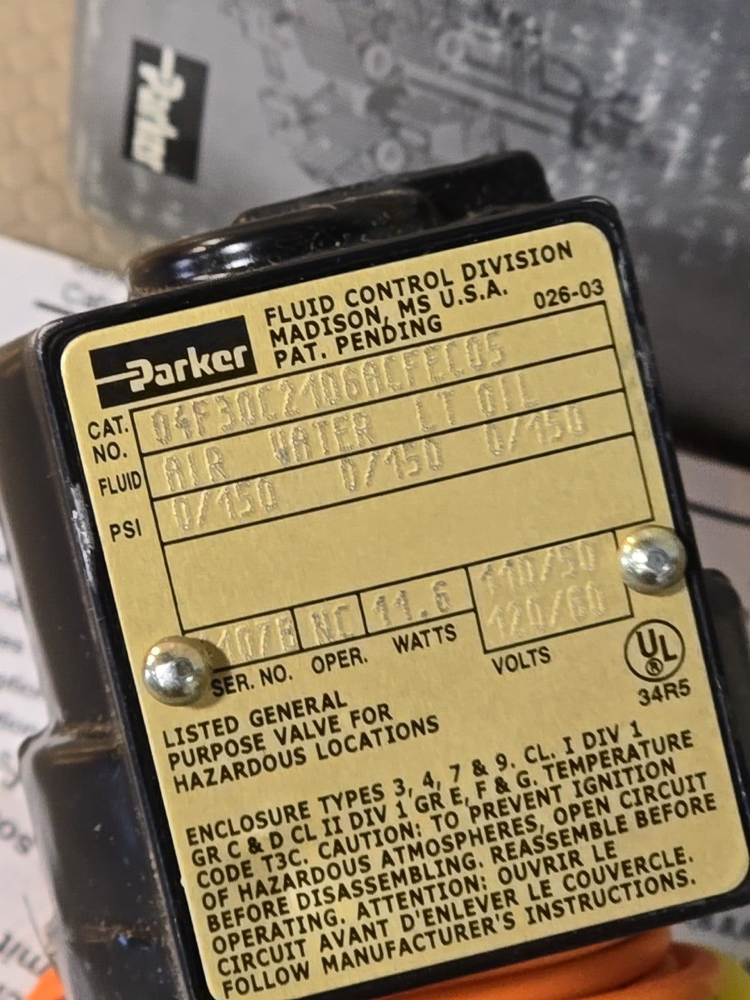 NEW PARKER 3 Way Skinner Valve 04F30C2106ACFEC05 / 04F30C2106ACFEC05 Solenoid 