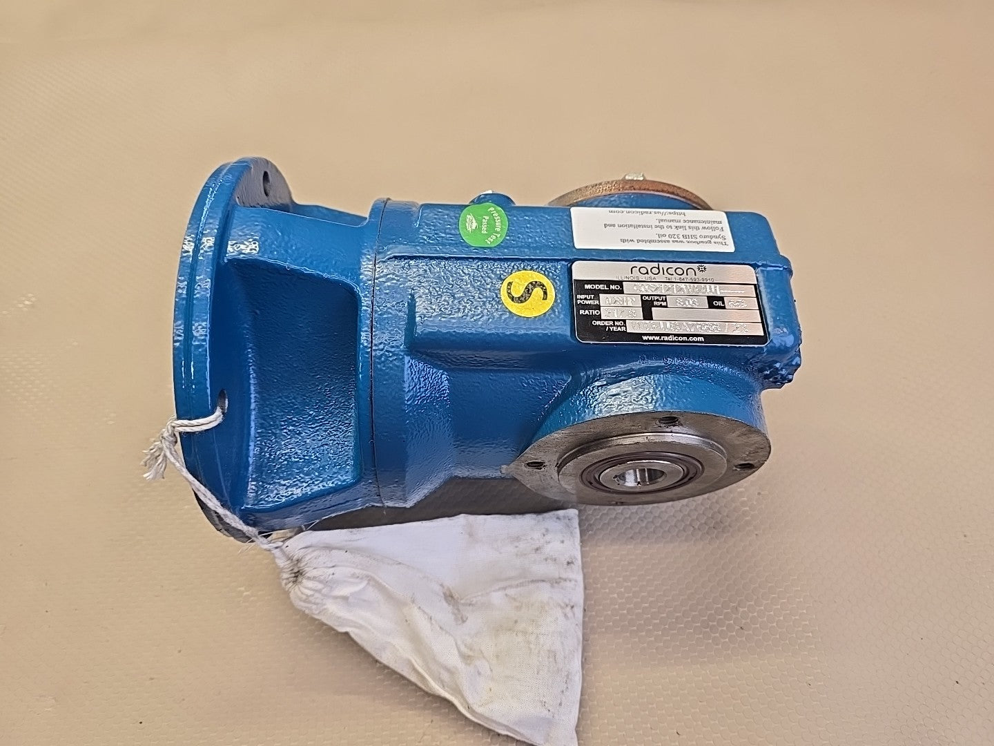 Radicon C0321212WAAU1 Worm Gear Reducer Gearbox 217.3:1 Ratio 0.28HP NEW