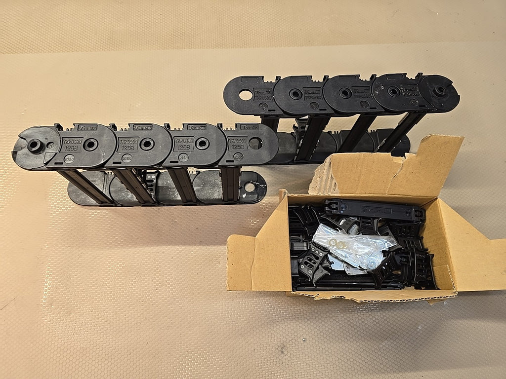 TSUBAKI TKP0580 CABLE CONVEYOR 100B APPROX 22" + Extra Parts 