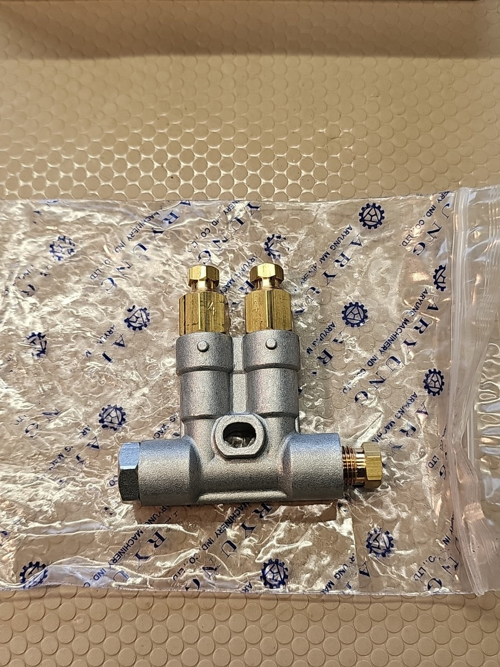 HYUNDAI WIA OEM New For Pressurized Dispenser Oil Drain ARD-342