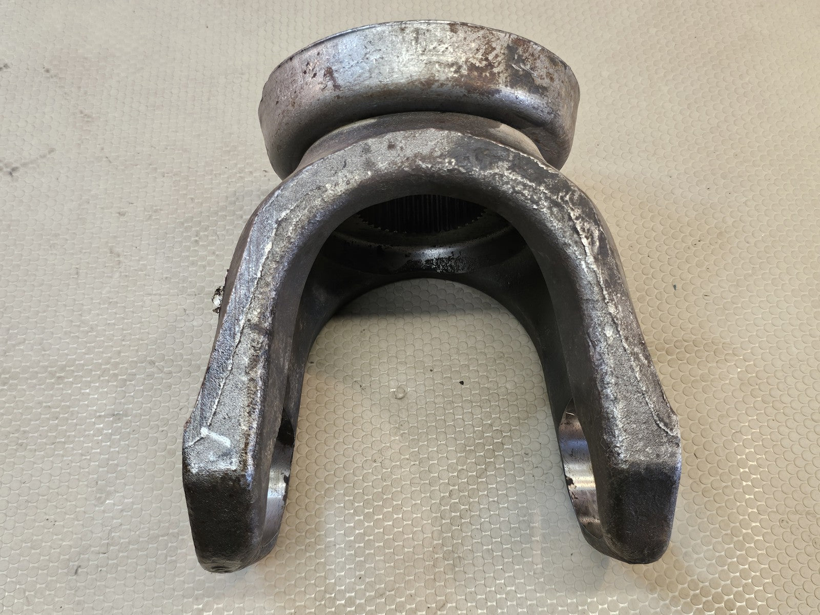 Genuine Spicer 6-4-XX1X Series end yoke Spline