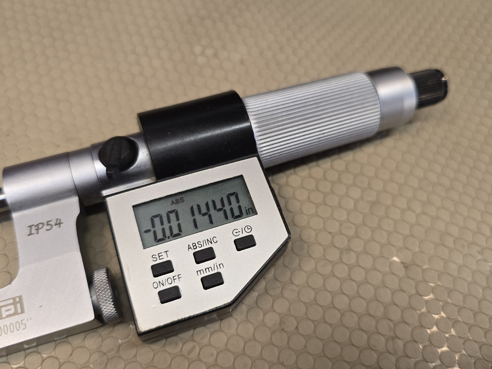 SPI 13-512-9 Electronic Digital Anvil Micrometer (0-1"/25mm,.00005"/.001mm,IP54)