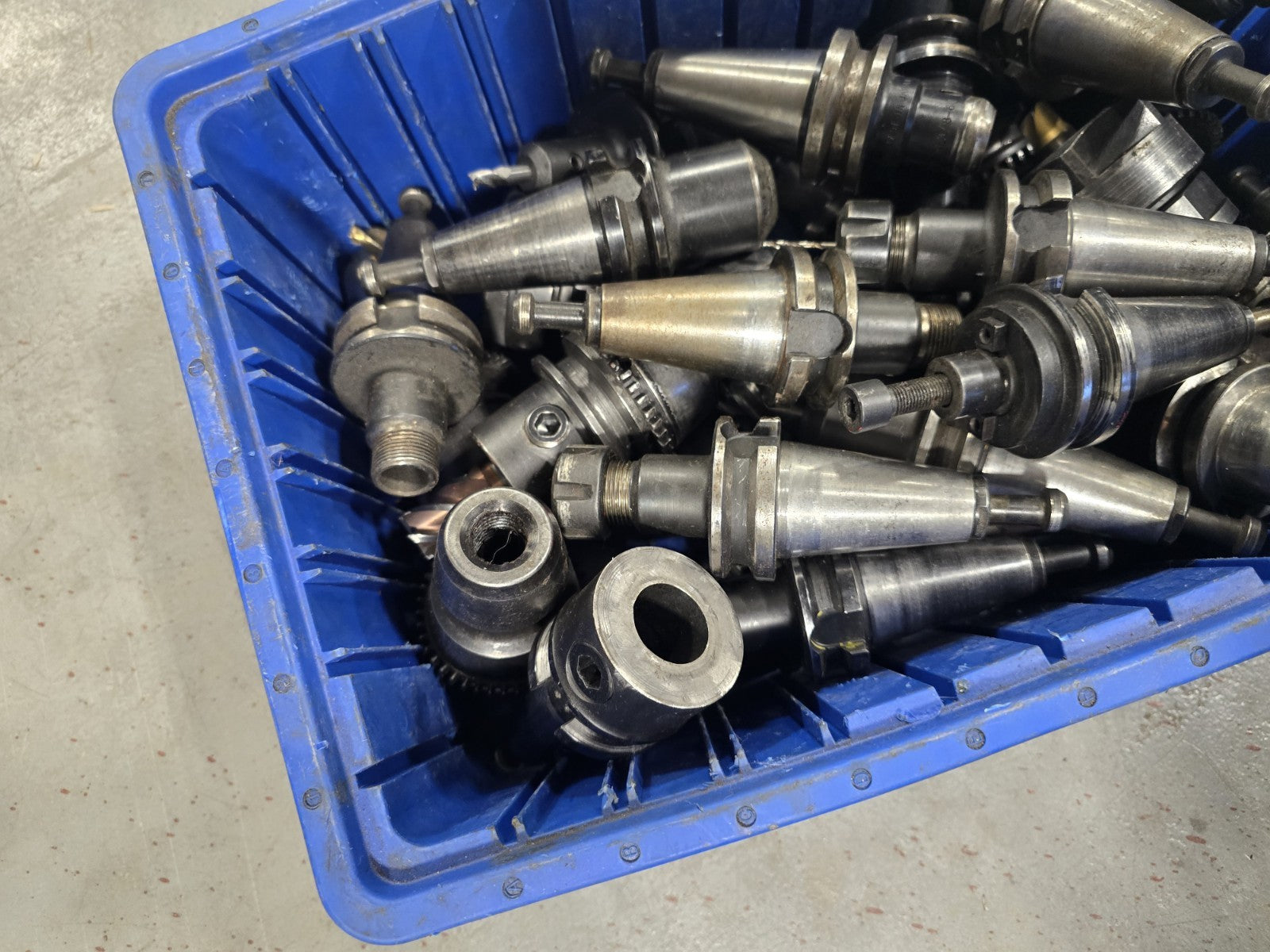 Lot Of 10 Random BT35 Tool Holders - Quality Brands Lyndex Nikken Command Parlec