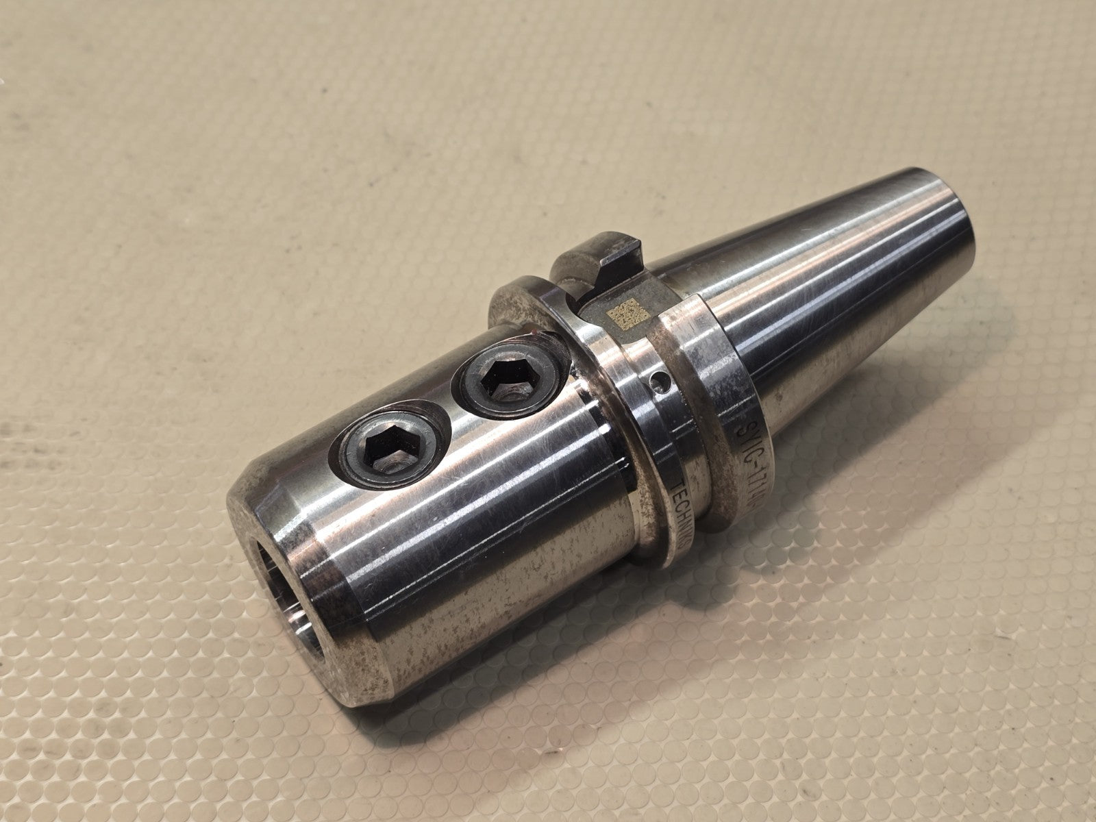 Techniks SYIC-17140-1, BT40 ,  End Mill Holder